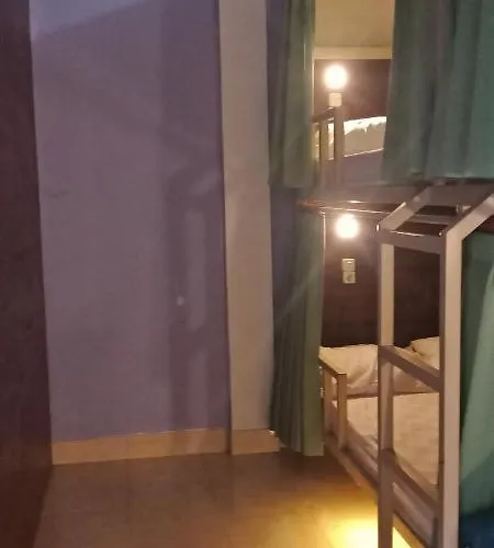 Hostel Kombi Beach ホステル