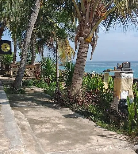 Hostel Kombi Beach ホステル ヌサペニダ